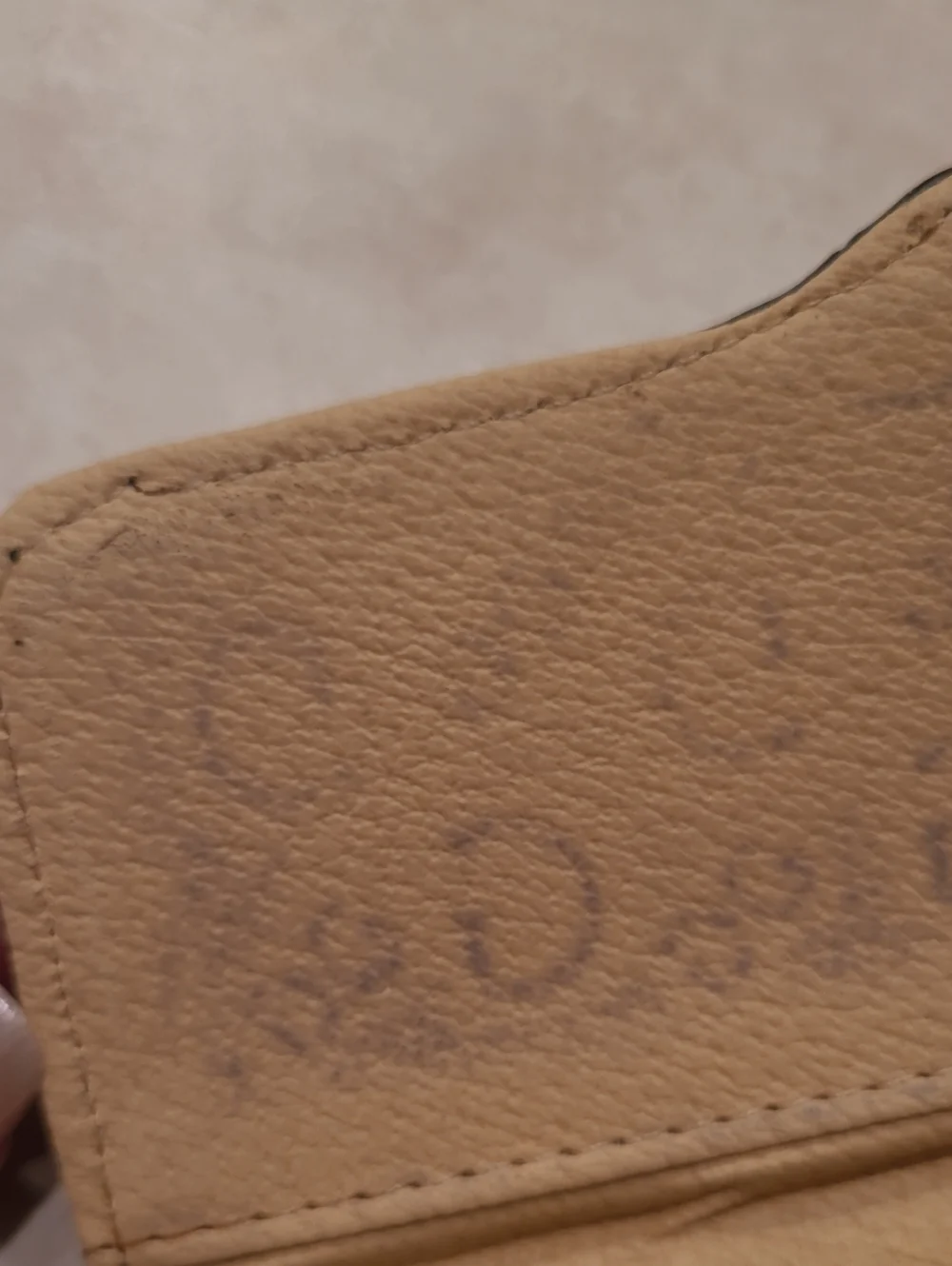 NWOT Guess Black Trifold Wallet